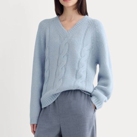 Everlane Sweaters - Everlane Cloud Cable V-Neck Sweater Cloud Blue Merino Alpaca Wool Blend Medium
